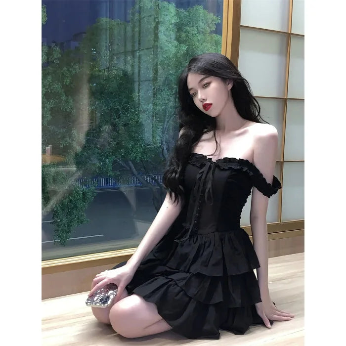 🖤✨ Vestido Negro Corto Estilo Francés de Verano – Diseño Elegante con Volantes y Tirantes Finos ✨🖤