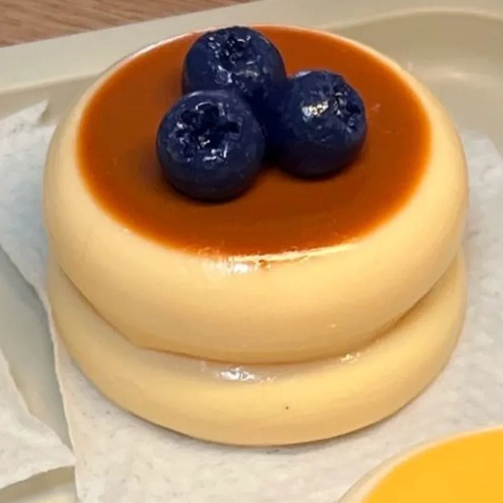🍓🫐 Taba Squishy Strawberry & Blueberry Soufflé – Juguete Anti-Estrés.