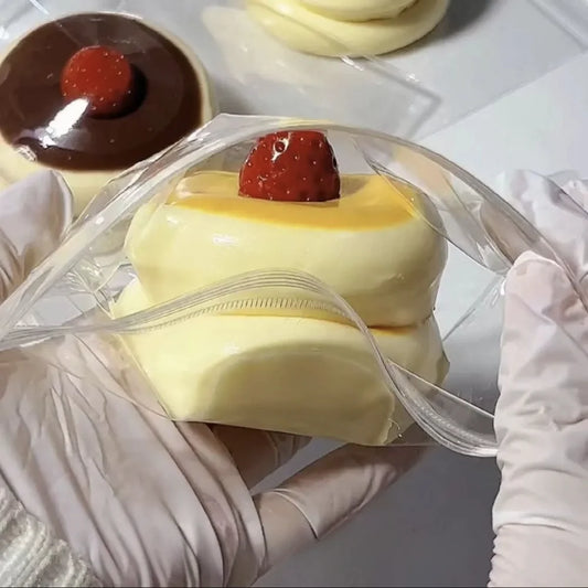 🍓🫐 Taba Squishy Strawberry & Blueberry Soufflé – Juguete Anti-Estrés.